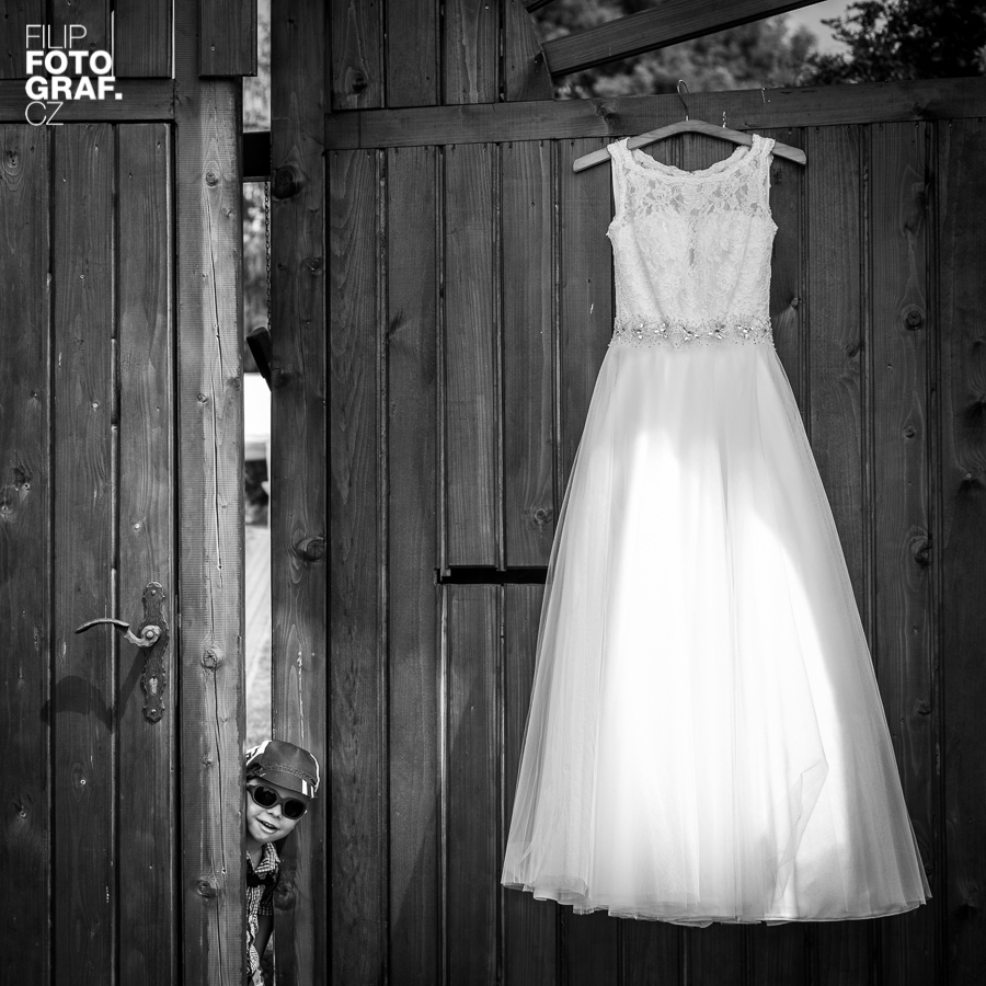 Svatební šaty, fotograf Filip Komorous
